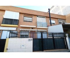 ADOSADO CÉNTRICO EN ALMORADÍ