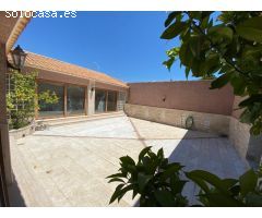 Finca con masía en Monovar
