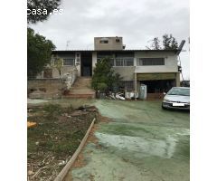 Terreno urbano con casa y pinada en San Vicente del Raspeig