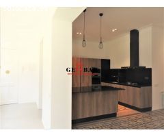 GEINBAR VENDE.- PRECIOSO PISO TOTALMENTE REFORMADO EN EL CORAZÓN DE SARRIÀ