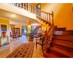 Chalet en Venta en Cambre, A Coruña