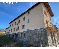 Edificio en Venta en Salvatierra de Esca, Zaragoza