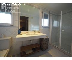 CASA EN ESQUINA CON 4 DORMITORIOS  POR SOLO 110.000 EUROS, POR ZONA CENTRO