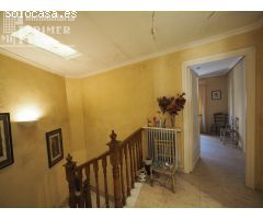 CASA EN ESQUINA CON 4 DORMITORIOS  POR SOLO 110.000 EUROS, POR ZONA CENTRO
