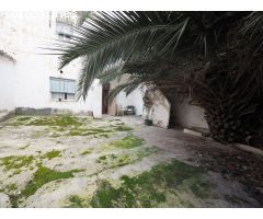 Vivienda de 2 plantas en pleno centro de Tomelloso en calle Socuellamos para reformar, con 275 m2