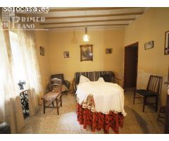 Vivienda de 2 plantas en pleno centro de Tomelloso en calle Socuellamos para reformar, con 275 m2