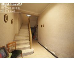 Vivienda de 2 plantas en pleno centro de Tomelloso en calle Socuellamos para reformar, con 275 m2