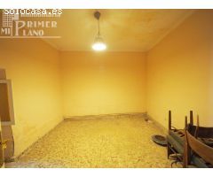 Casa de planta baja junto al centro y c/S Roque de 122 m2 para reformar o derribar por solo 38.000 €