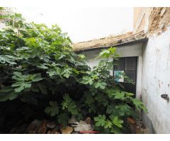 Casa de planta baja junto al centro y c/S Roque de 122 m2 para reformar o derribar por solo 38.000 €