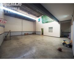 Espectacular vivienda en C/Socuellamos, con 3 dormitorios, 1 baño, garaje para 4 coches