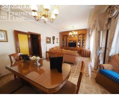 *Vivienda de 2 plantas junto a c/Doña Crisanta con 6 dormitorios, 2 baños, garaje y patio*