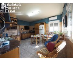 *Espectacular casa en venta por calle Jose Maria Del Moral, 4 dormitorios, 4 baños, garaje y patio*