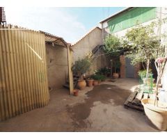 *Espectacular casa en venta por calle Jose Maria Del Moral, 4 dormitorios, 4 baños, garaje y patio*