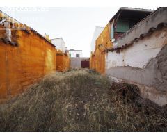 Solar junto a Plaza de Toros, en calle Cadarso con 129 m2 de parcela y por solo 36.000 euros.