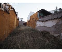 Solar junto a Plaza de Toros, en calle Cadarso con 129 m2 de parcela y por solo 36.000 euros.