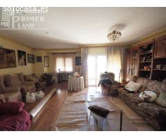 Piso de 154 m2 en C/Pintor Lopez Torres de 4 dormitorios y 2 baños por 85.000 €.