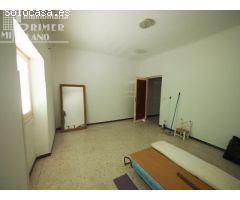 Casa en pleno centro de Argamasilla, para reformar o como solar con 723 m2 y 15 m de fachada