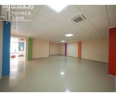 *Espectacular local comercial en c/Dña Crisanta, con 235 m2, baño con acceso de munusválido y patio*