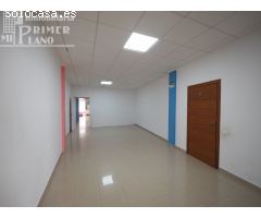 *Espectacular local comercial en c/Dña Crisanta, con 235 m2, baño con acceso de munusválido y patio*