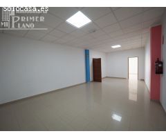 *Espectacular local comercial en c/Dña Crisanta, con 235 m2, baño con acceso de munusválido y patio*