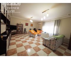 Vivienda en venta en calle Doña Crisanta, con 3 dormitorios, 2 baños, garaje y patio