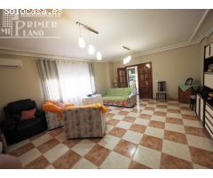 Vivienda en venta en calle Doña Crisanta, con 3 dormitorios, 2 baños, garaje y patio