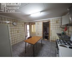 *Vivienda de planta baja en zona centro de Tomelloso con 248m2 de parcela, 4 dormitorios*