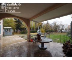 *¡OPORTUNIDAD EN ESQUINA! casa con 1188m2 de parcela y 745 m2 construidos en Argamasilla de Alba*