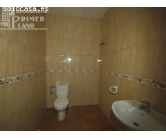 Se vende local comercial en la zona centro de Tomelloso con 100 metros cuadrados