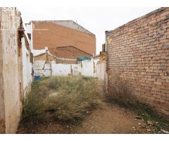 *¡¡OFERTA!! Solar en esquina con 135m2 de suelo y 21 metros de fachada, por solo 47.000€*