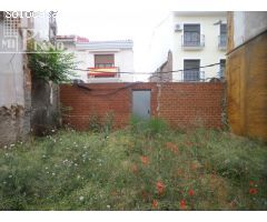 Se vende solar en calle Independencia, junto a Plaza de España, con 8,75 metros de fachad y 187 m2.