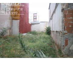 Se vende solar en calle Independencia, junto a Plaza de España, con 8,75 metros de fachad y 187 m2.