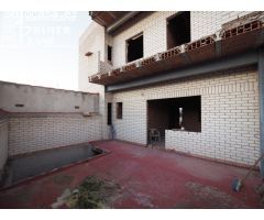 Estructura de casa, con 190 m2 de terreno, por solo 48.000 Euros