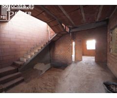 Estructura de casa, con 190 m2 de terreno, por solo 48.000 Euros