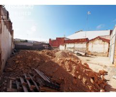 Solar de 340 m2  junto a c/Espartero con 16 m de fachada, ideal para la construccion de 1 o 2 casas
