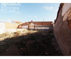 Solar de 340 m2  junto a c/Espartero con 16 m de fachada, ideal para la construccion de 1 o 2 casas