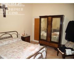 *¡OPORTUNIDAD! CASA DE 2 PLANTAS CON PATIO Y GARAJE, JUNTO A DON VICTOR PEÑASCO POR SOLO 145.000€*