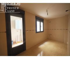 Piso nuevo a estrenar junto a calle Angel Izquierdo, de 3 dormitorios, 2 baños, patio y garaje