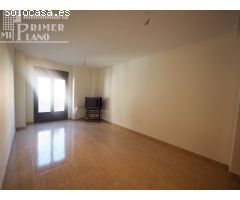 Piso nuevo a estrenar junto a calle Angel Izquierdo, de 3 dormitorios, 2 baños, patio y garaje