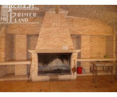 *Edificio con local comercial 2 viviendas a estrenar en calle Estación*