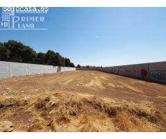 Solar en venta junto al parque de la constitucion con 3155m2 y 31 metros de fachada