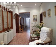 CASA DE PLANTA BAJA EN CALLE DOÑA CRISANTA, CON PATIO Y COCHERA POR 180.000 €