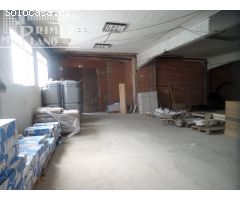 Local comercial a dos calles de 715 m2 junto a avda Don Antonio Huertas.