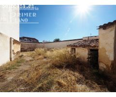 Se vende solar de 261 m2 con 5 de fachada en zona centro de Tomelloso