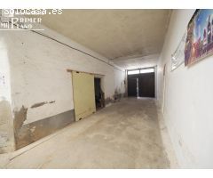 Oportunidad, nave tipo almacen junto Ramon Ugena, de 195 m2 y 8 m de fachada por solo 59.000 €.