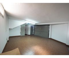 Vivienda totalmente amueblada junto a calle Oriente, de 3 dorm, garaje, patio y con ascensor.