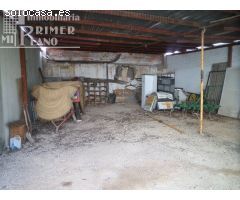 *Solar en la zona centro de Tomelloso, junto a Plaza de Toros, con 275m2 con 930m fachada*