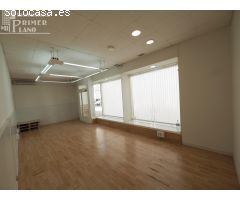 Local comercial en pleno centro, todo exterior, muy luminoso, con 54 m2 y por solo 550 € mes.