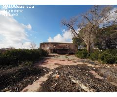 Se vende terreno rustico con contruccion en la zona de Juan Carlos I