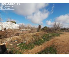 Se vende terreno rustico con contruccion en la zona de Juan Carlos I